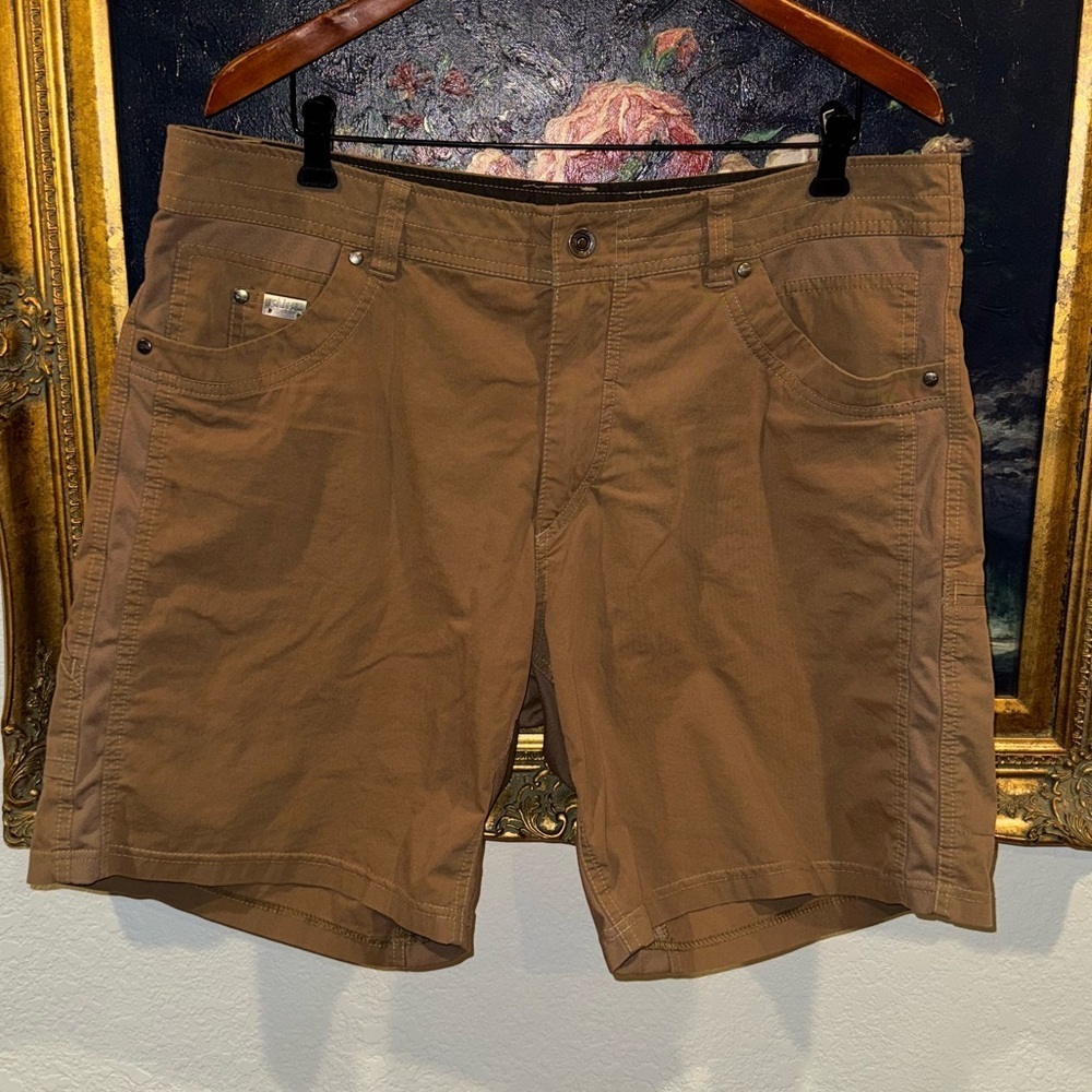KUHL Tan Cargo Men’s Casual Hiking Outdoors Gorpcore Shorts Pockets Size 38